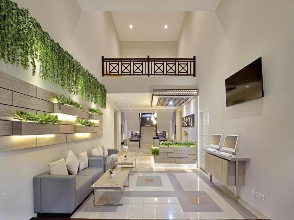Whiz Prime Hotel Darmo Harapan Sorabaya Extérieur photo