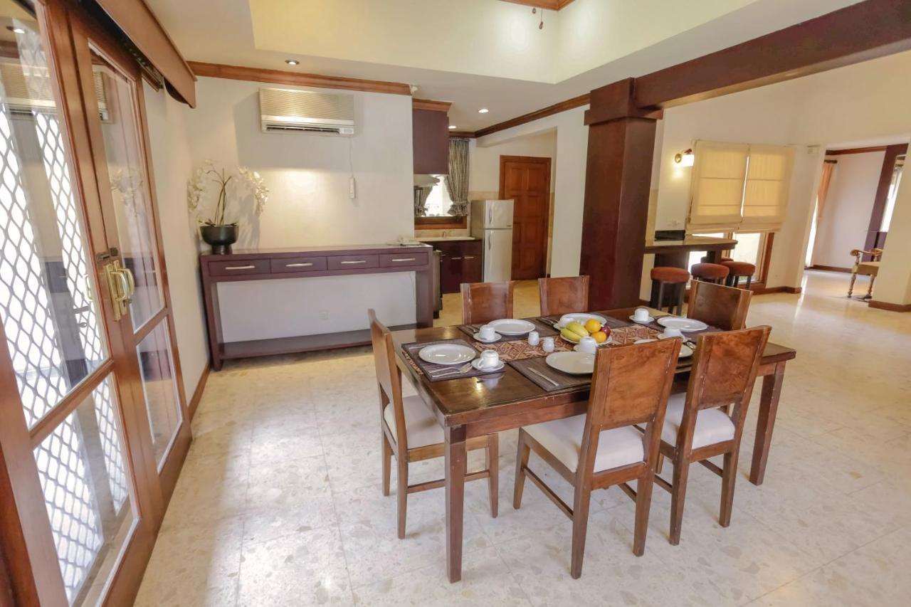 Whiz Prime Hotel Darmo Harapan Sorabaya Extérieur photo